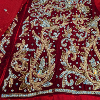 Asian red Bridal Wedding Dress with Dupatta – Red & Gold Embroidery & Stonework – Medium