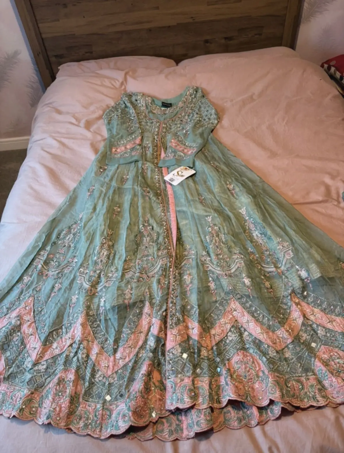 Maxi dress’- brand new (3 piece outfit)