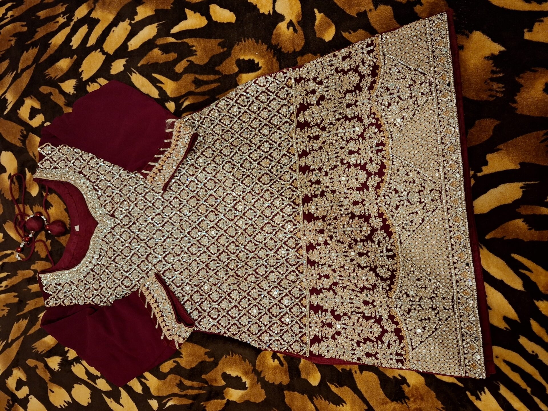 Maroon sharara