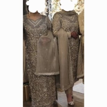 heavy bridesmaid outfit